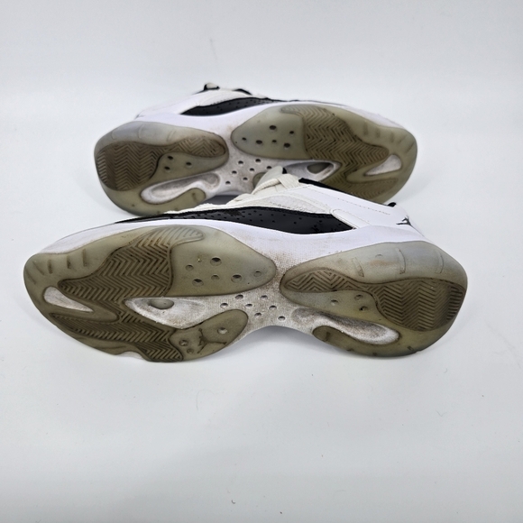 Nike Shoes Men 7.5 Women 9 Air Jordan 11 XI Low Concord DV2207 100 - Picture 6 of 7